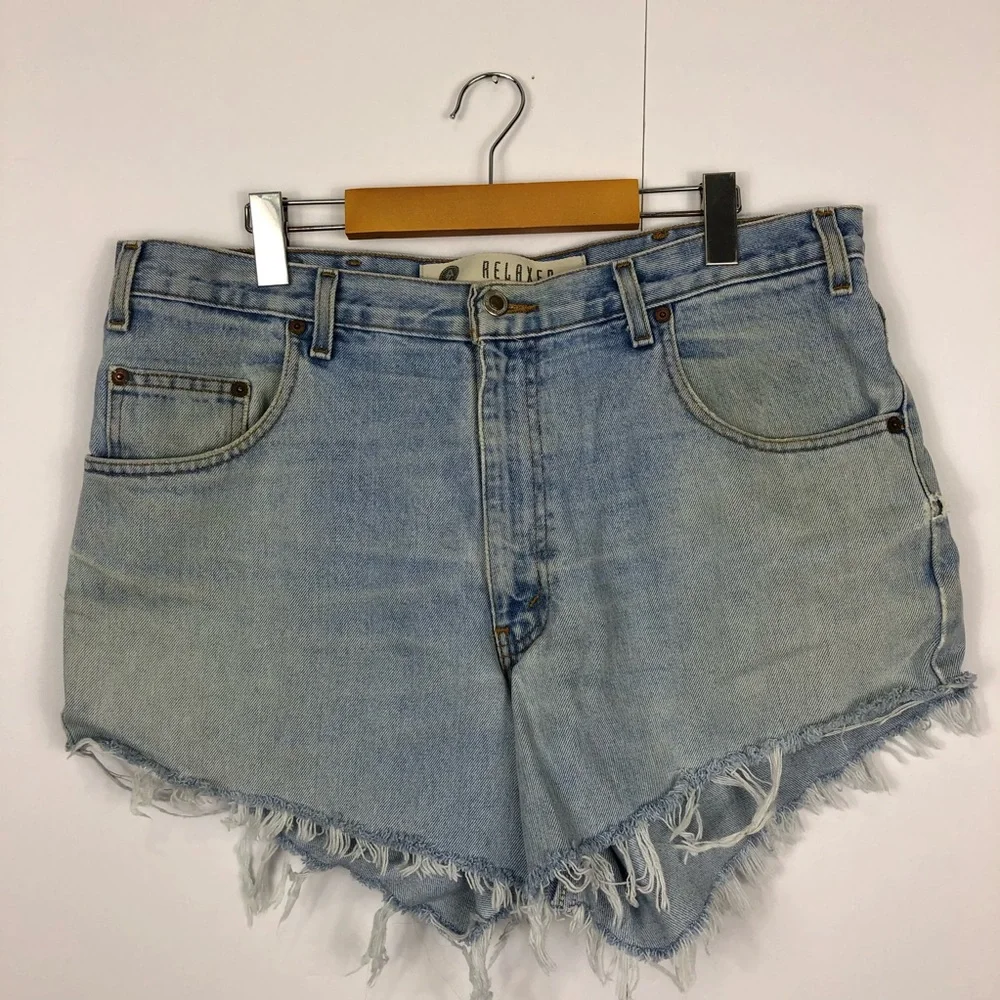 Vintage High Waisted Denim Shorts Sz 36 - Picture 2 of 7